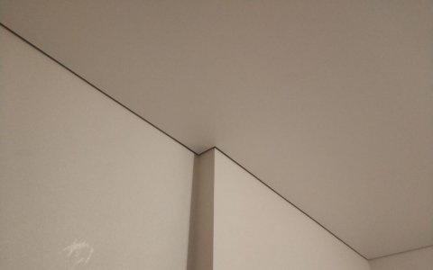Пример теневого потолка