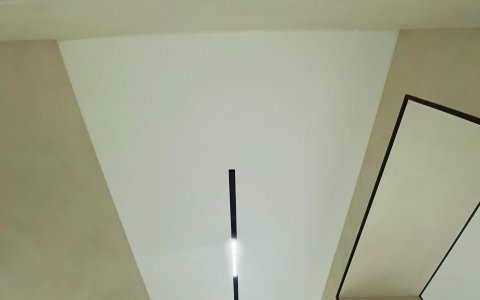 Потолок с технологией SLOTT в коридор