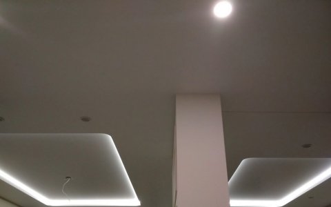 Двухуровневый потолок в квартиру